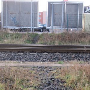 Trampelpfad über die Gleise stellt eine große Gefahr dar